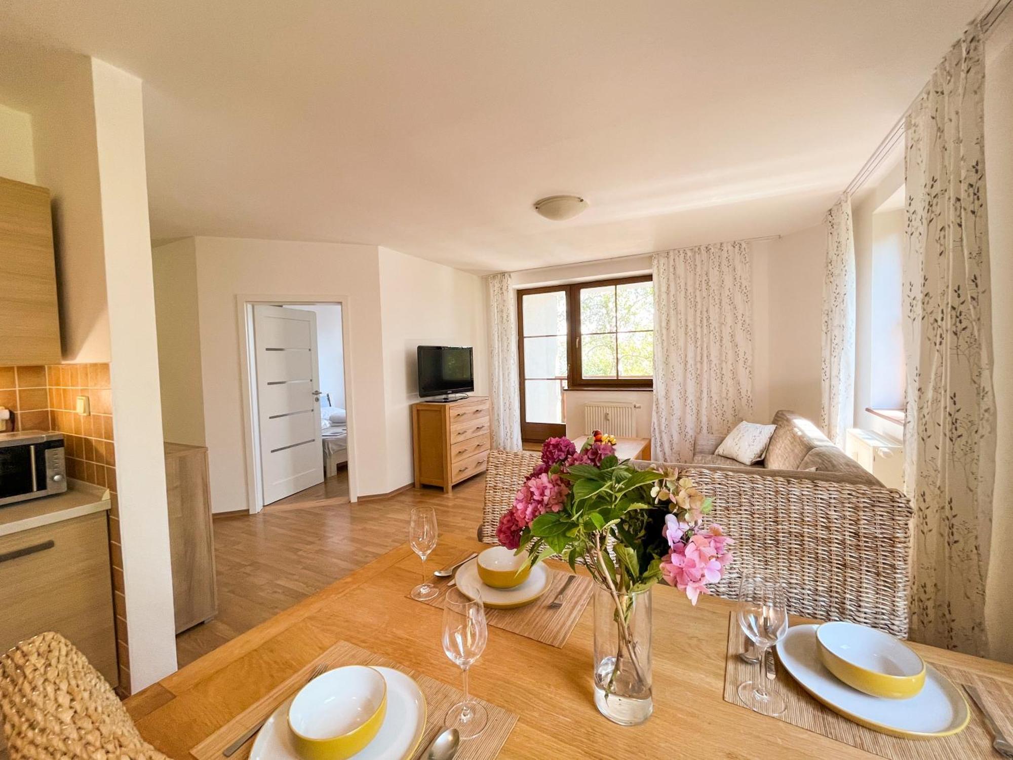 Slnecny 2-Izbovy Apartman Pod Lesom, Dolny Smokovec Високе-Татри Экстерьер фото